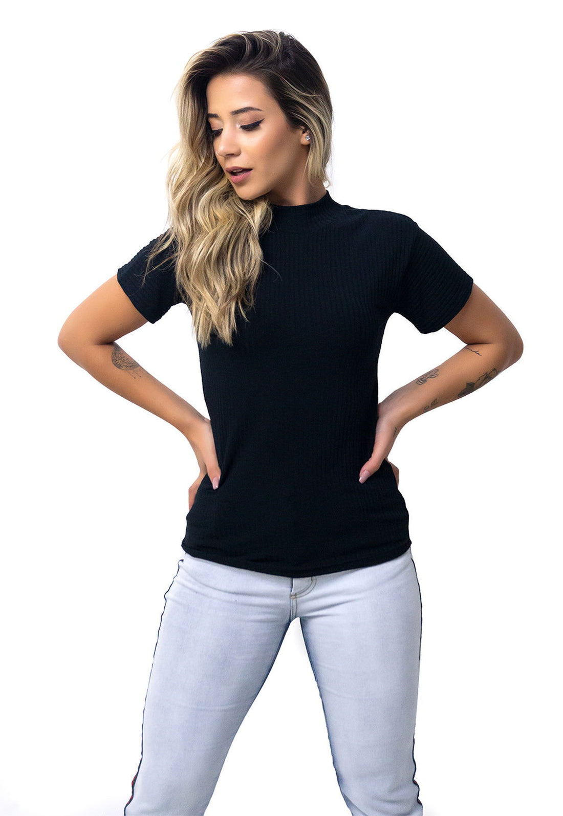 Blusa Gola Alta Preta - Vicbela