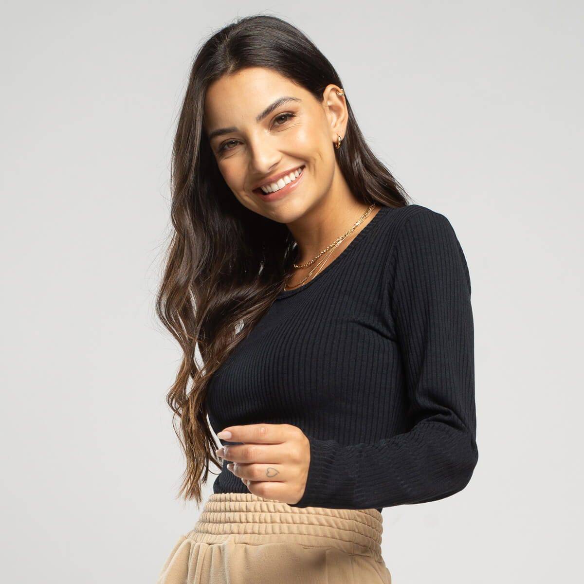 Blusa Manga Longa Canelada Preto - Vicbela