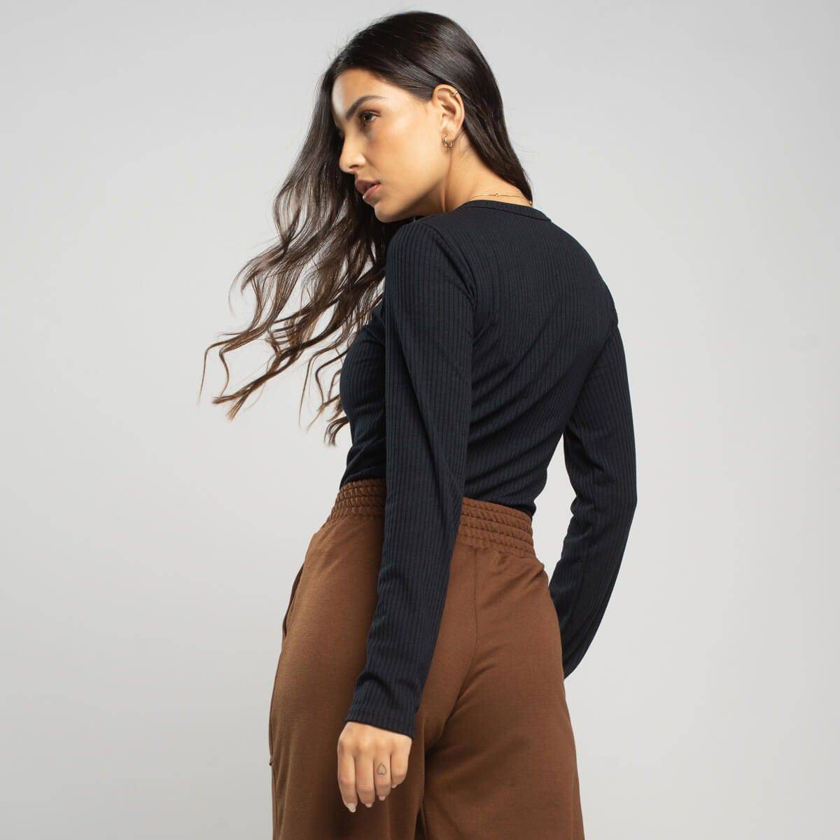 Blusa Manga Longa Canelada Preto - Vicbela