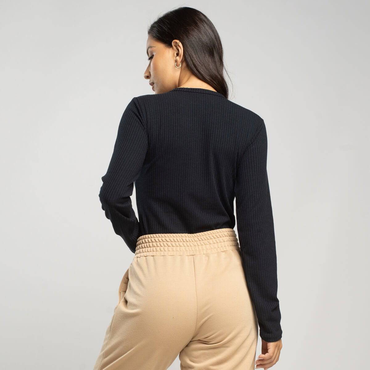 Blusa Manga Longa Canelada Preto - Vicbela