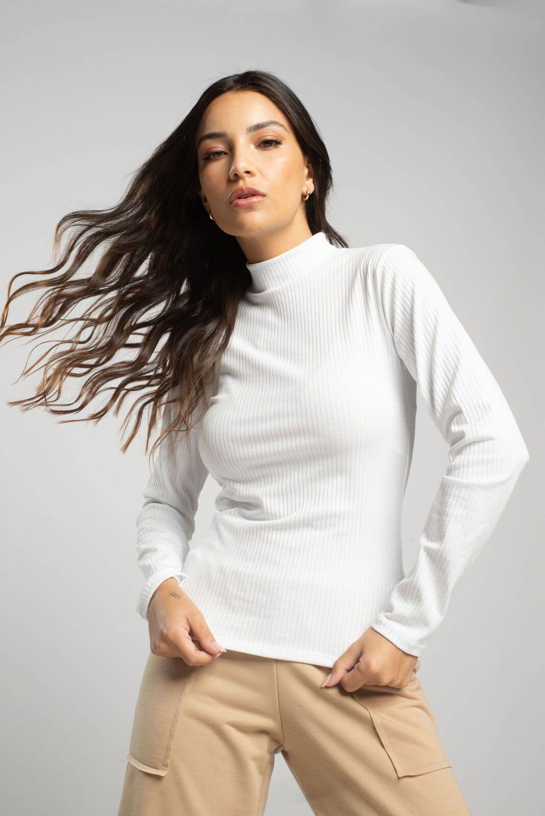 Blusa Manga Longa Gola Alta Canelada Branco - Vicbela