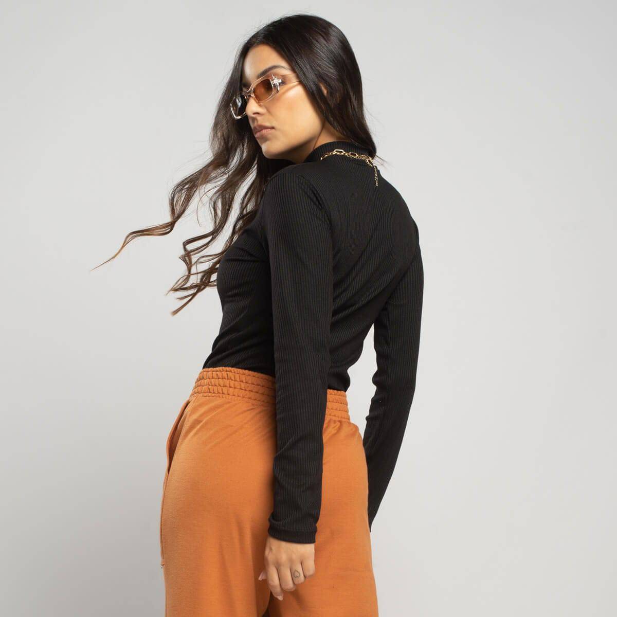 Blusa Manga Longa Gola Alta Canelada Preto - Vicbela