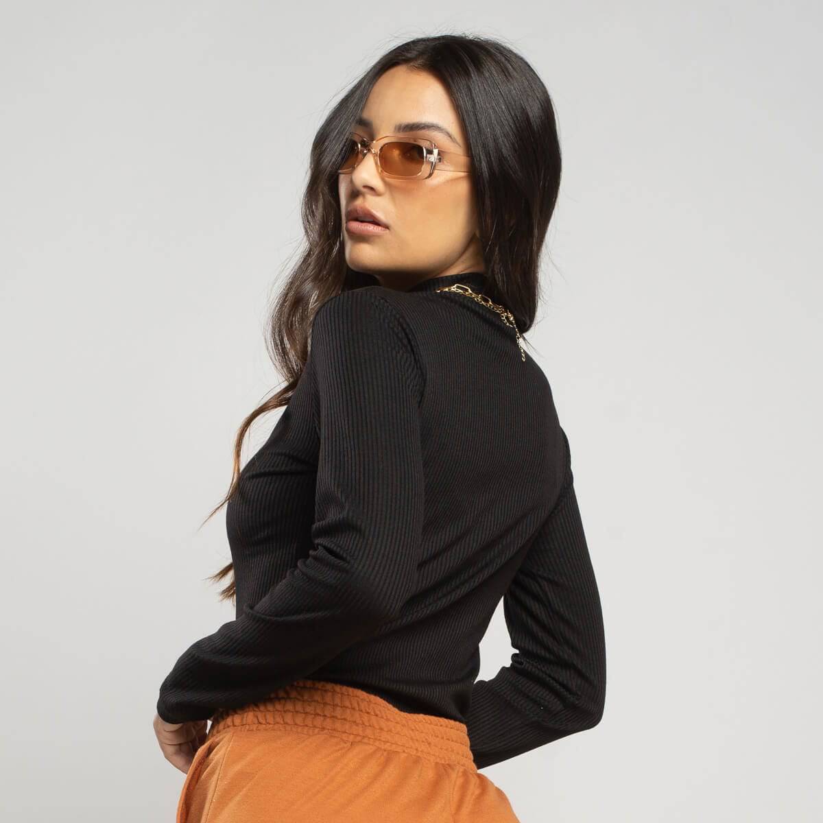 Blusa Manga Longa Gola Alta Canelada Preto - Vicbela