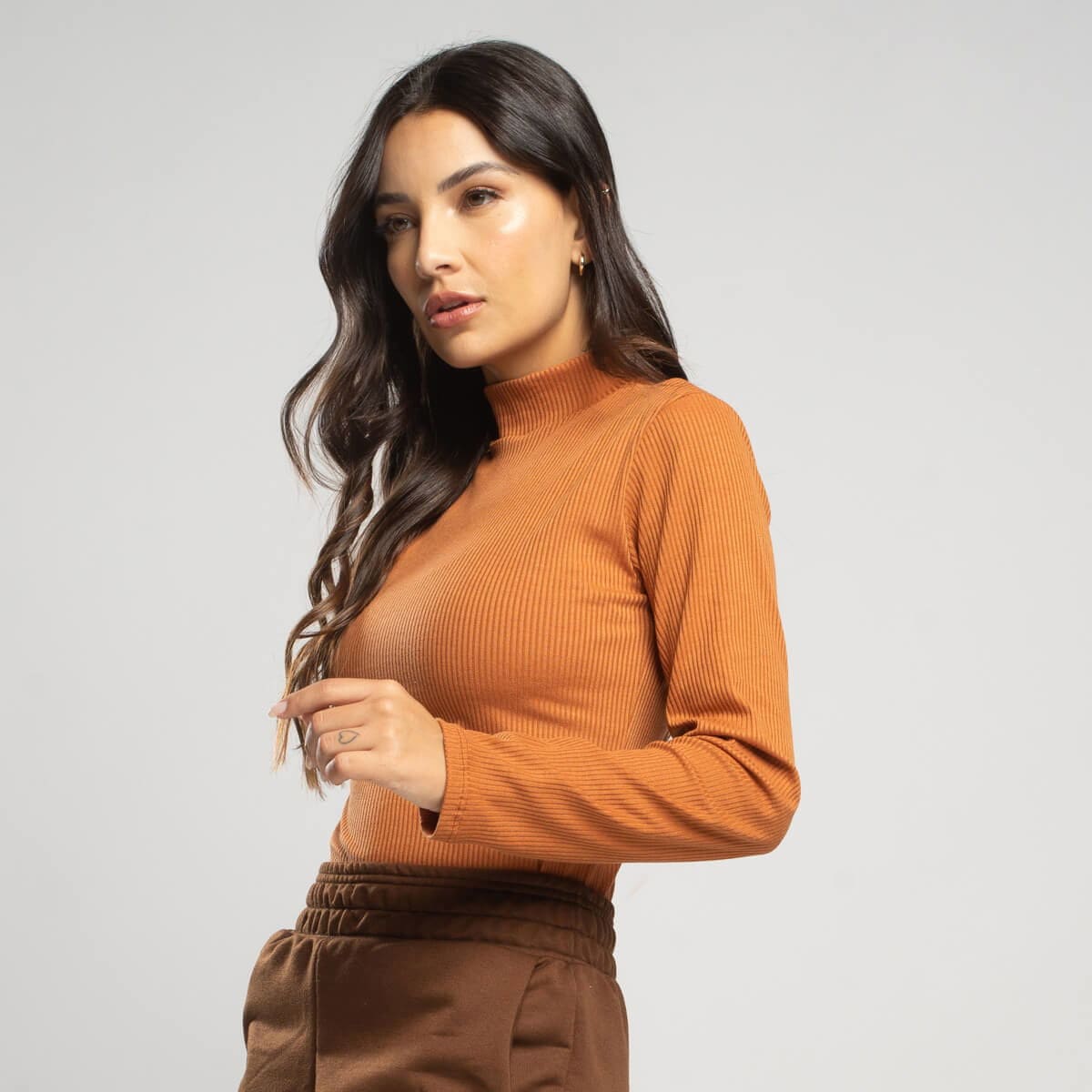 Blusa Manga Longa Gola Alta Canelada Terracota - Vicbela