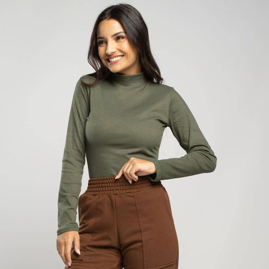 Blusa Manga Longa Gola Alta Canelada Verde - Vicbela