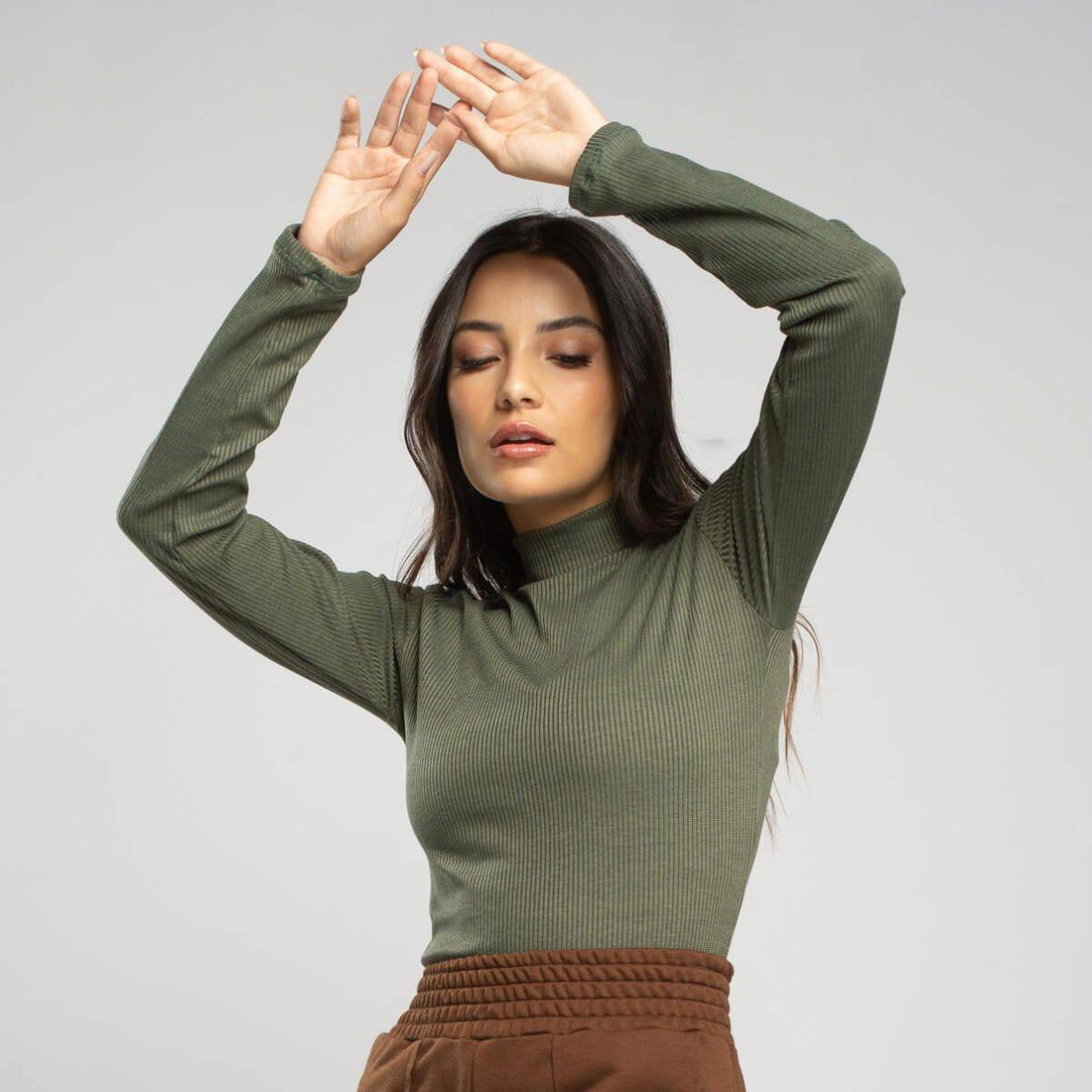 Blusa Manga Longa Gola Alta Canelada Verde - Vicbela