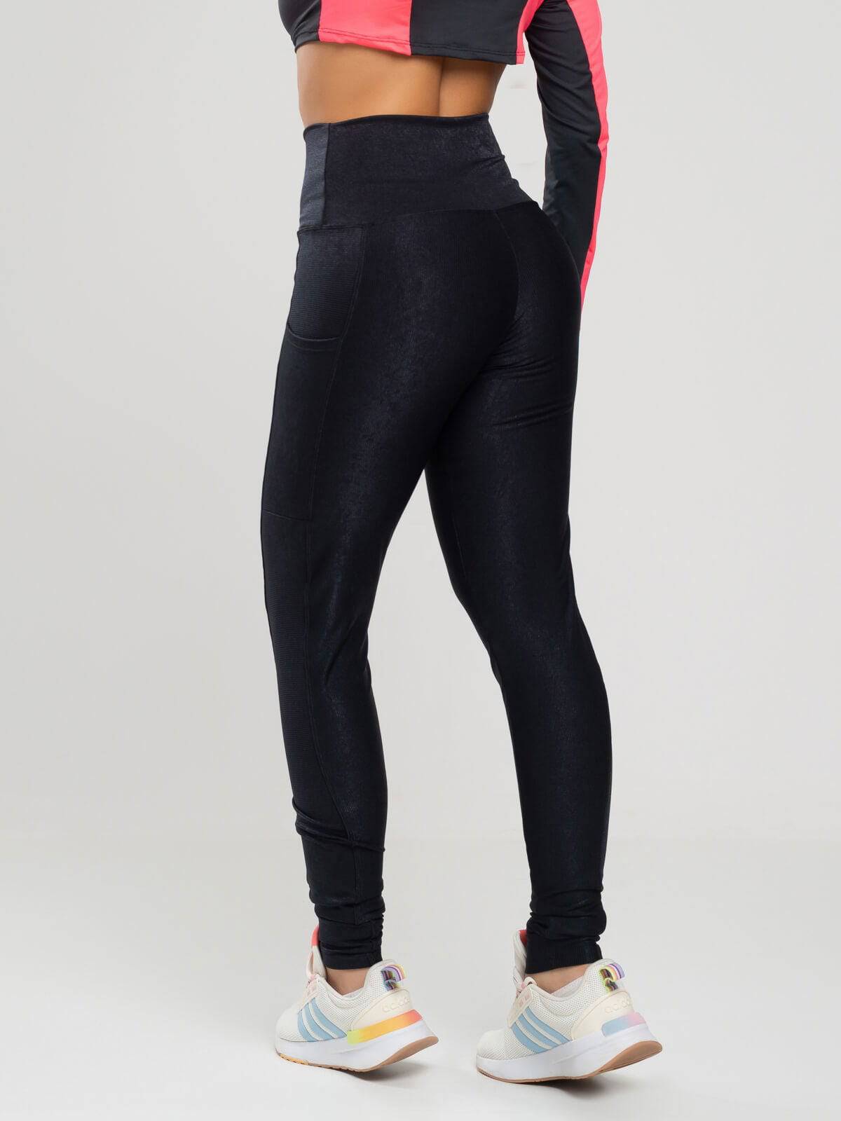 Calça Legging com Bolso Canelada Preto - Vicbela