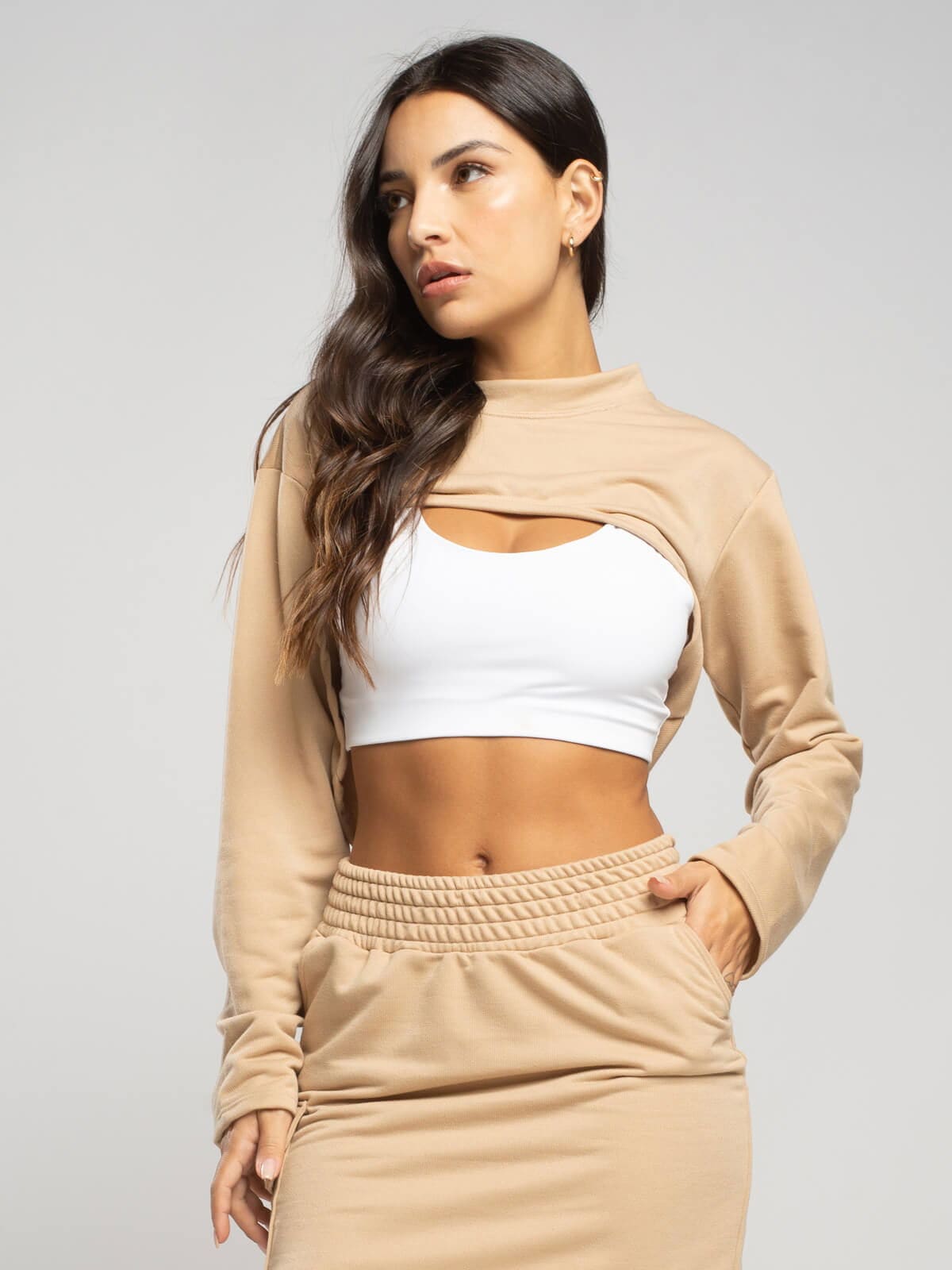 Casaco Super Cropped Manga Longa Bege - Vicbela