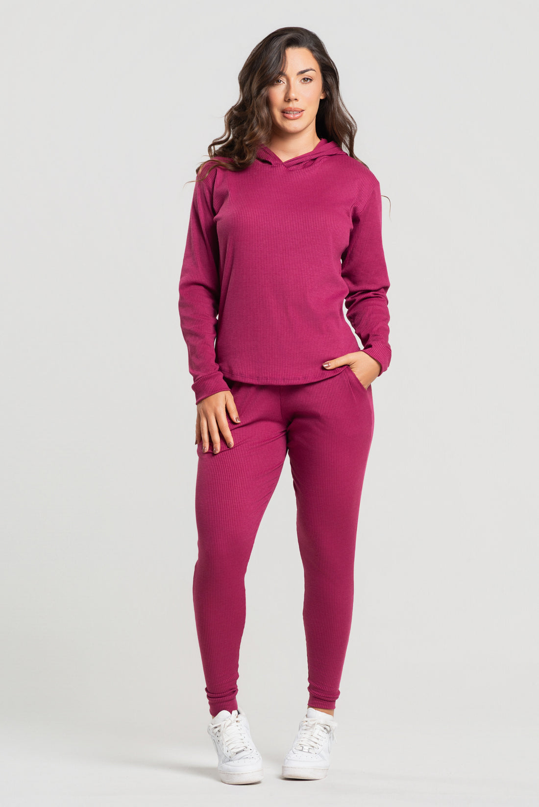 Conjunto Canelado Calça Jogger + Blusa com Capuz Manga Longa Vinho - Vicbela