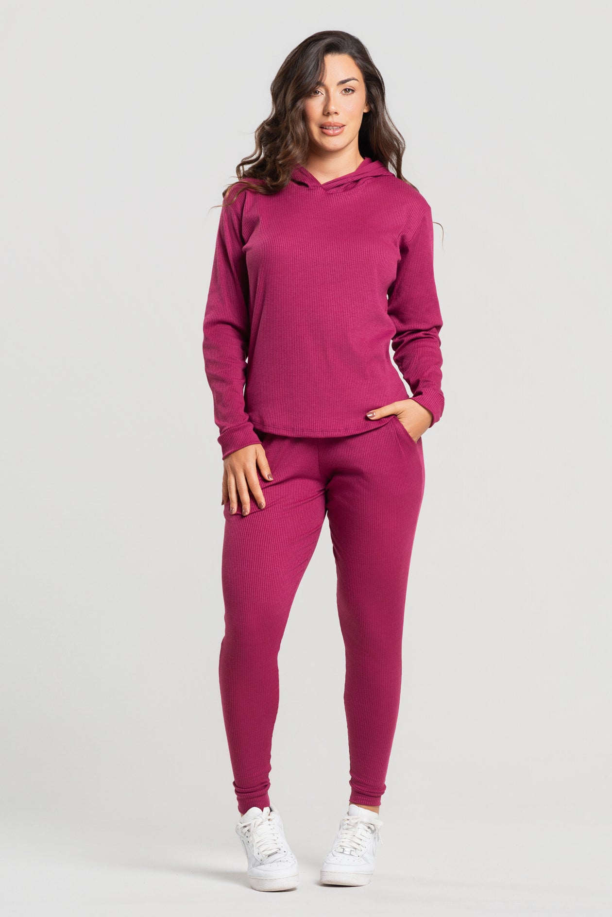 Conjunto Canelado Calça Jogger + Blusa com Capuz Manga Longa Vinho - Vicbela
