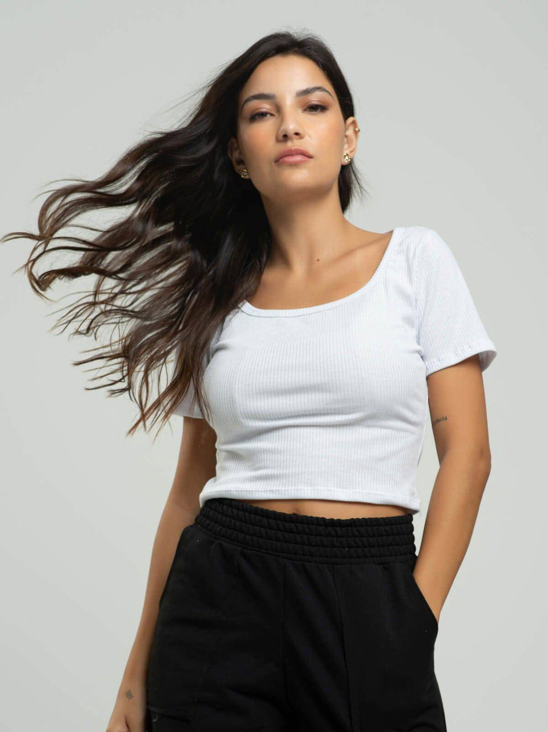 Cropped Canelado Decote Quadrado Manga Curta Branco - Vicbela