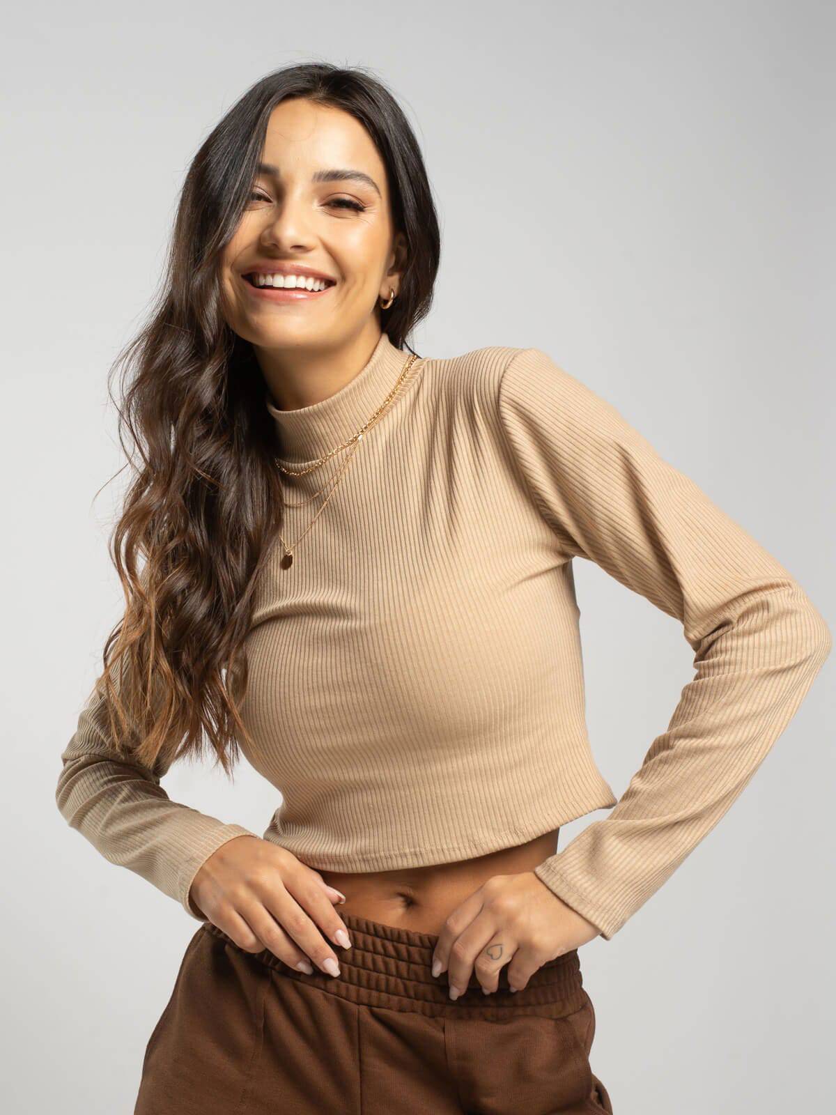 Cropped Gola Alta Manga Comprida Bege - Vicbela