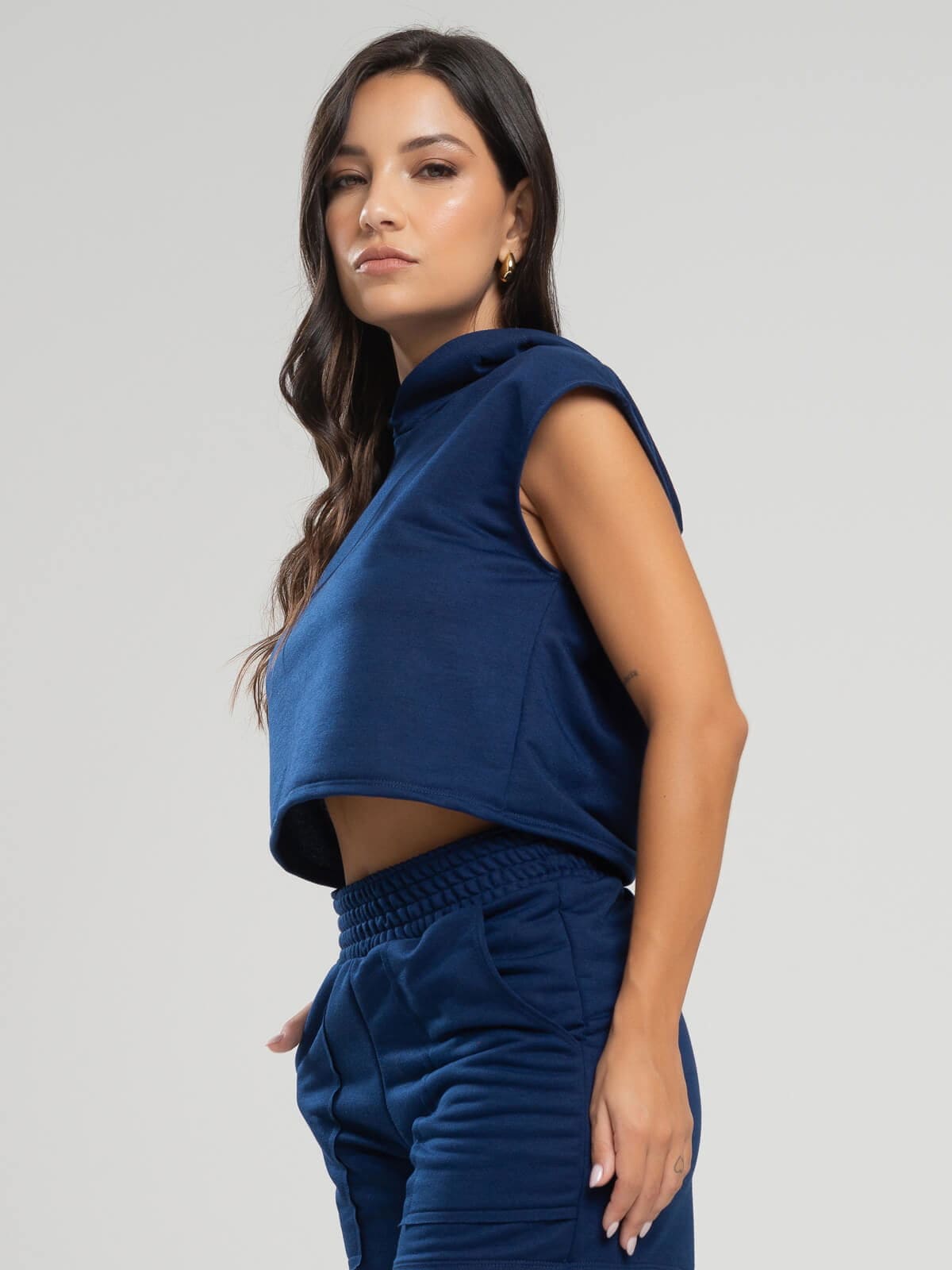 Cropped Regata Com Capuz Azul Marinho - Vicbela