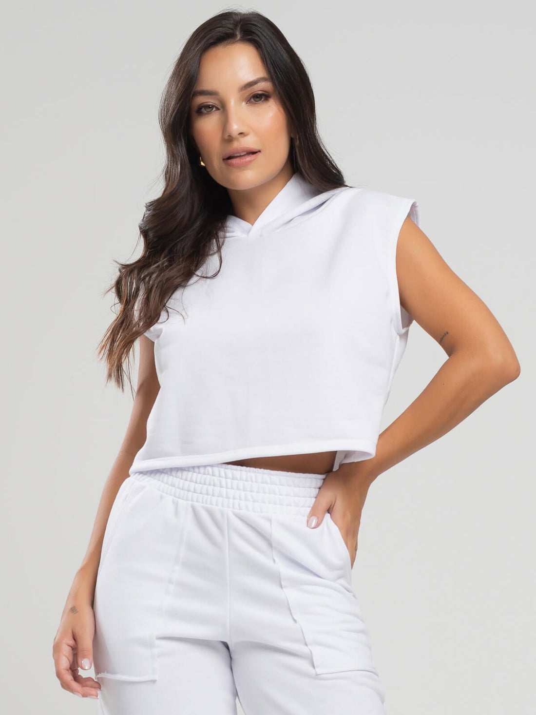 Cropped Regata Com Capuz Branco - Vicbela