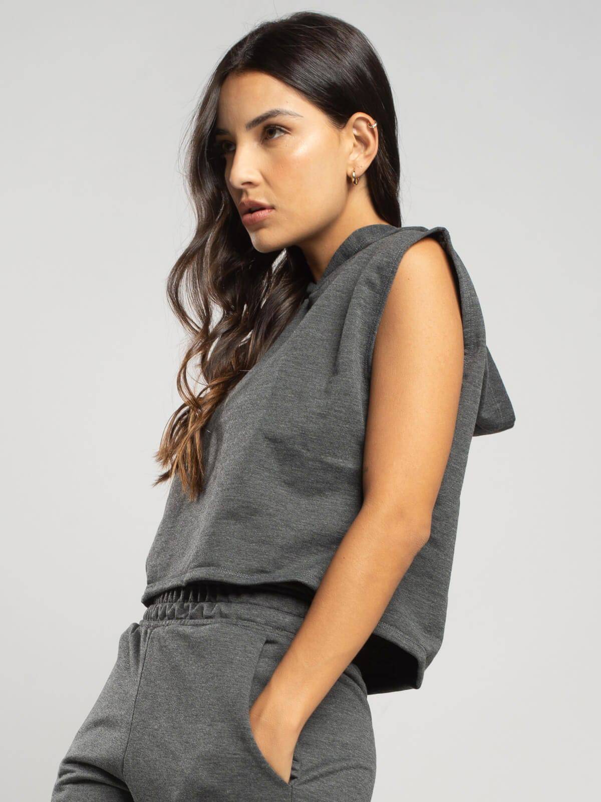 Cropped Regata Com Capuz Grafite - Vicbela