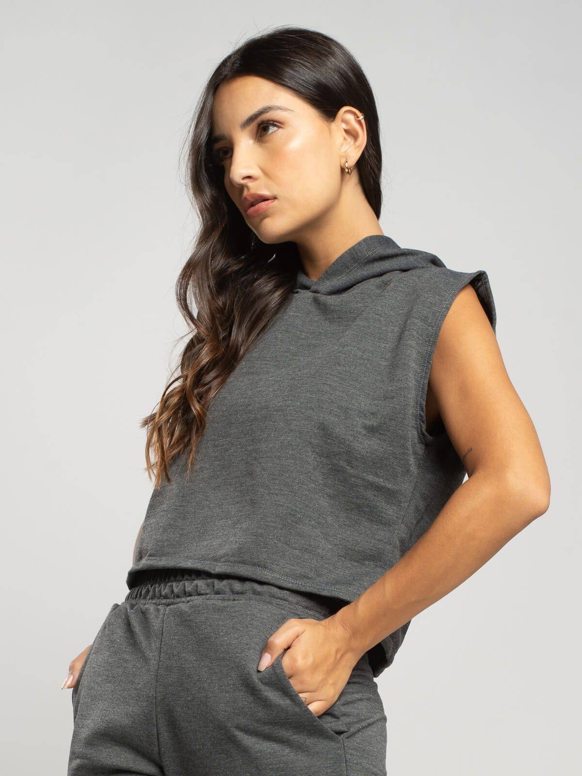 Cropped Regata Com Capuz Grafite - Vicbela