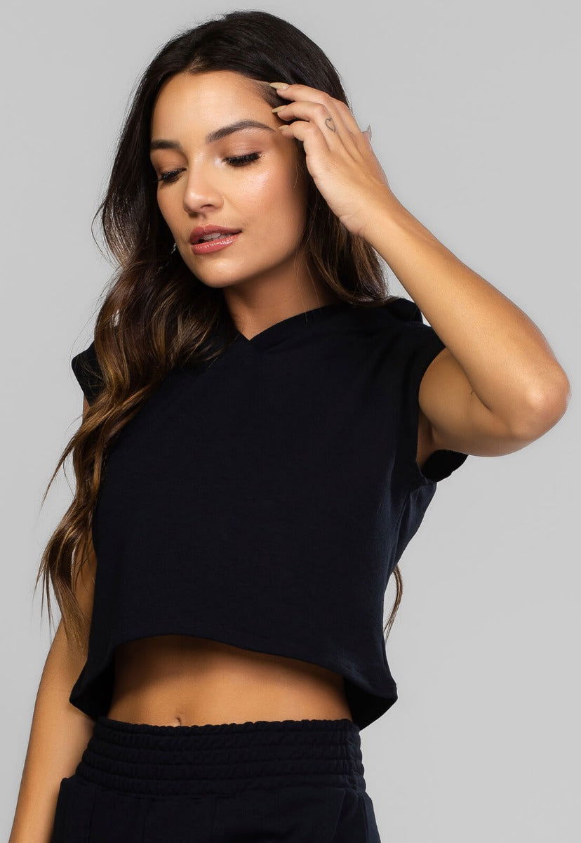 Cropped Regata Com Capuz Preto - Vicbela