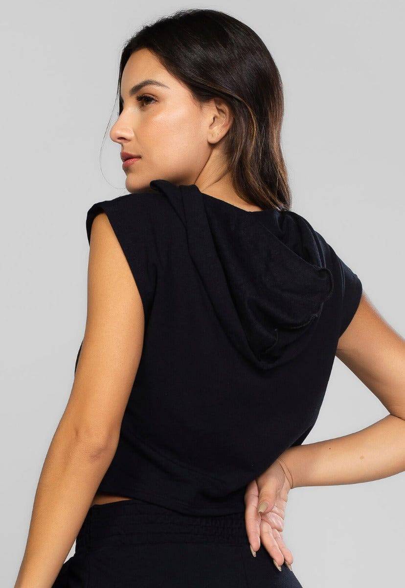 Cropped Regata Com Capuz Preto - Vicbela