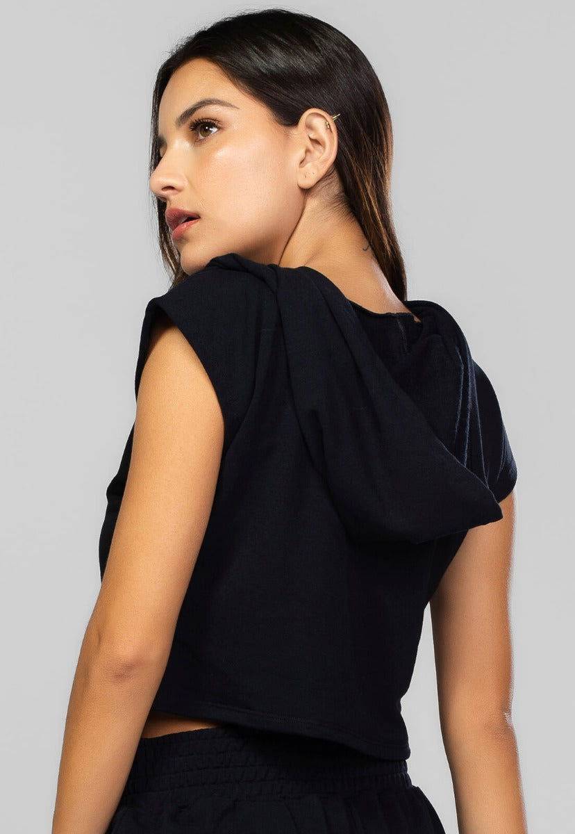 Cropped Regata Com Capuz Preto - Vicbela