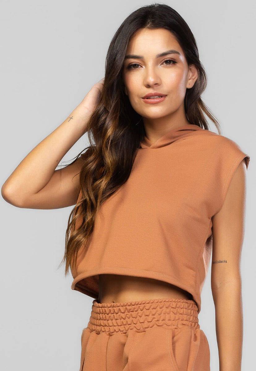 Cropped Regata Com Capuz Terra - Vicbela