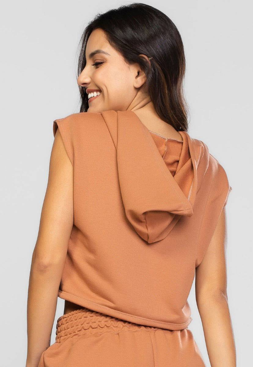 Cropped Regata Com Capuz Terra - Vicbela