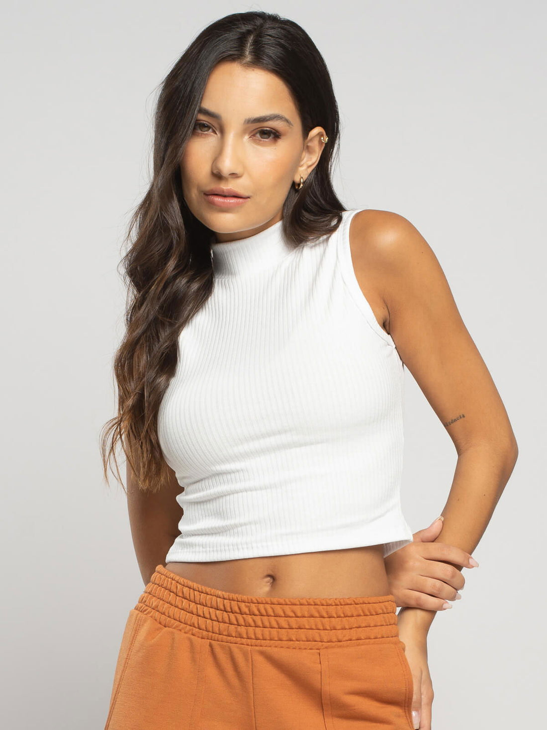 Cropped Regata Gola Alta Branco - Vicbela