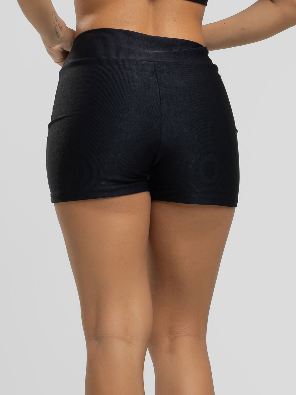 Short Curto Fitness Colorido Suplex Wonder Preto com Azul - Vicbela