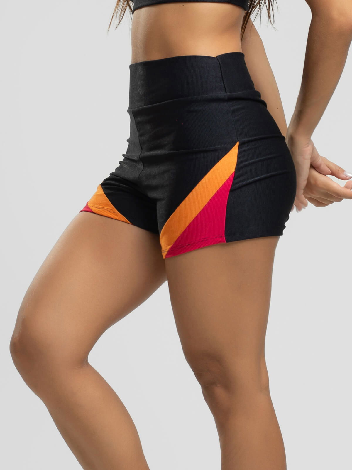 Short Curto Fitness Colorido Suplex Wonder Preto com Laranja - Vicbela