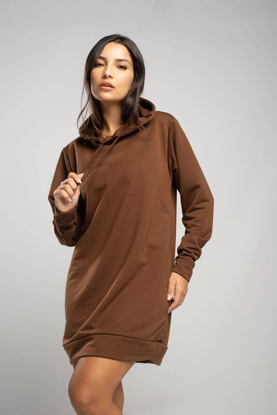 Vestido Blusão Com Capuz Manga Longa Marrom - Vicbela