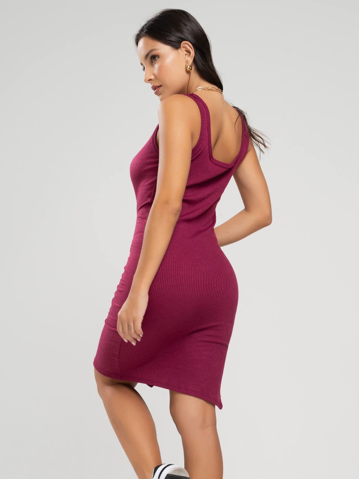 Vestido Midi Alça Regata Canelado Decote na Perna Vinho - Vicbela