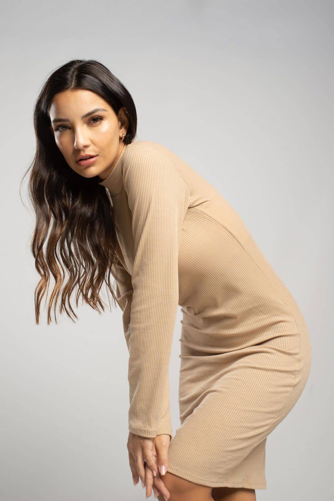 Vestido Midi Manga Longa Gola Alta Bege - Vicbela