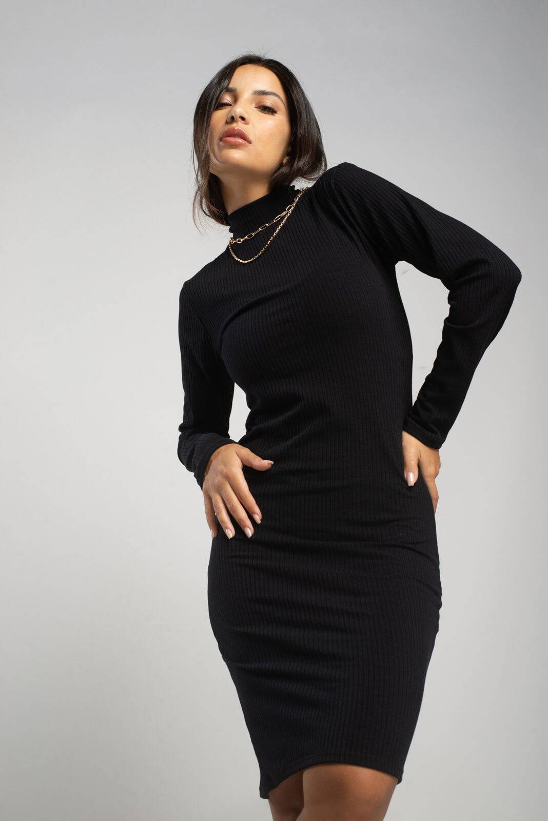 Vestido Midi Manga Longa Gola Alta Preto - Vicbela