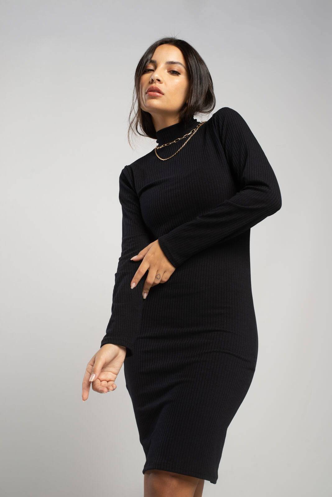Vestido Midi Manga Longa Gola Alta Preto - Vicbela