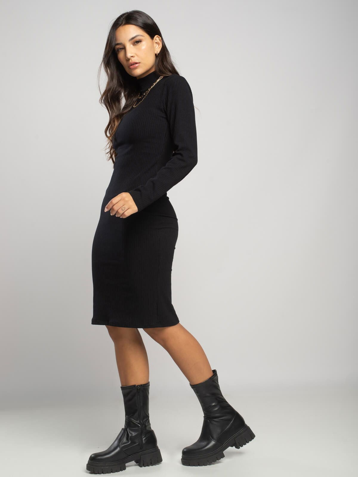 Vestido Midi Manga Longa Gola Alta Preto - Vicbela