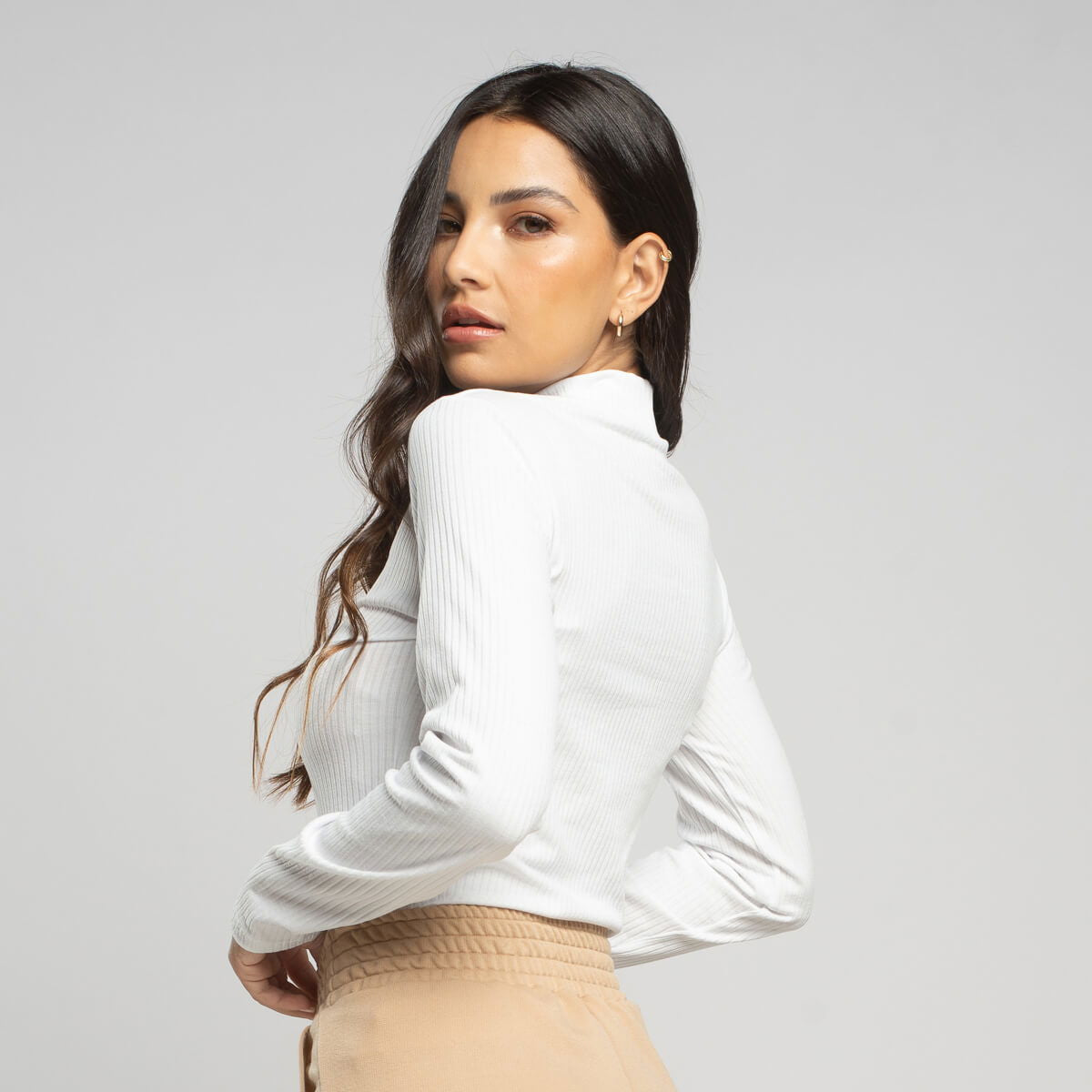 Blusa Manga Longa Gola Alta Canelada Branco - Vicbela