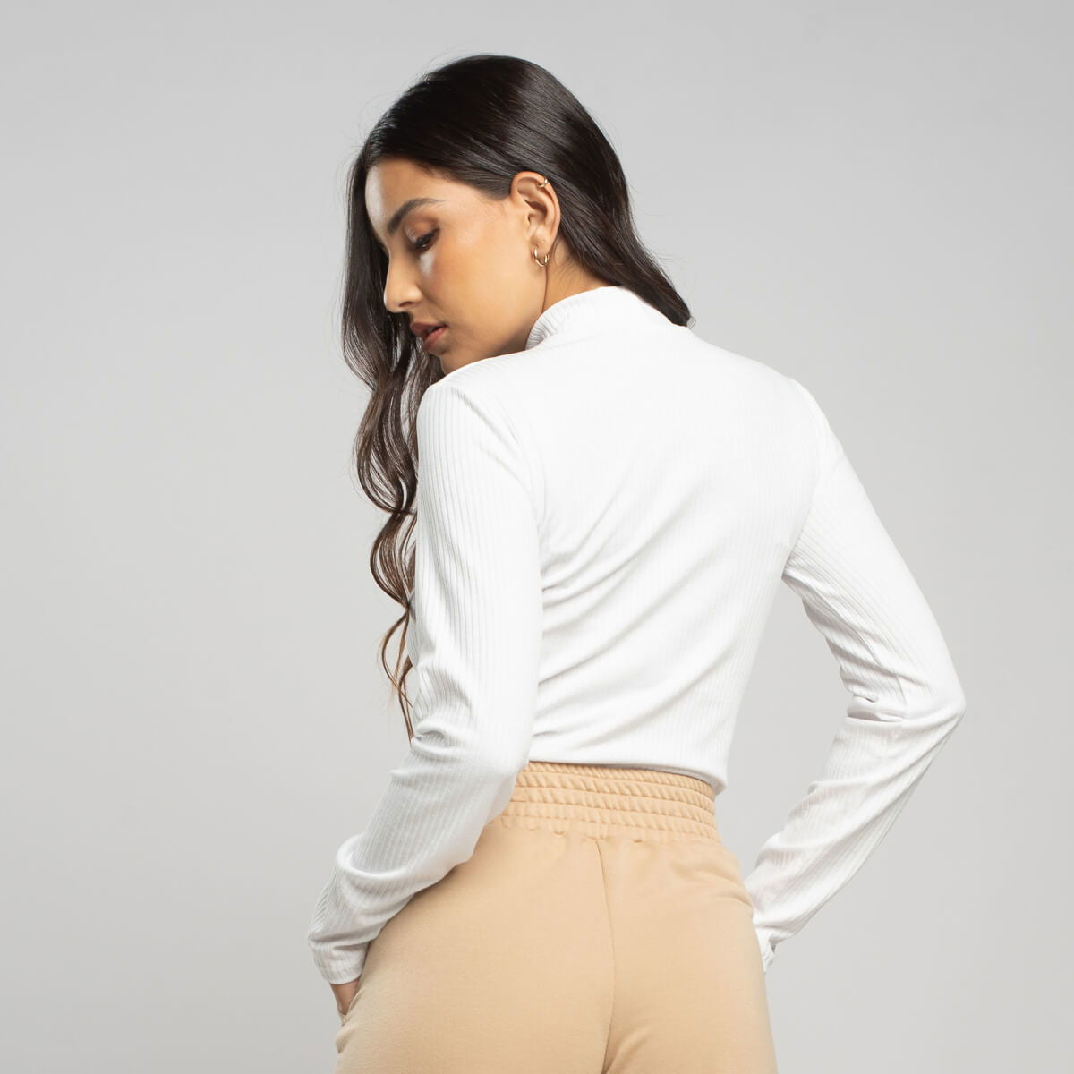 Blusa Manga Longa Gola Alta Canelada Branco - Vicbela
